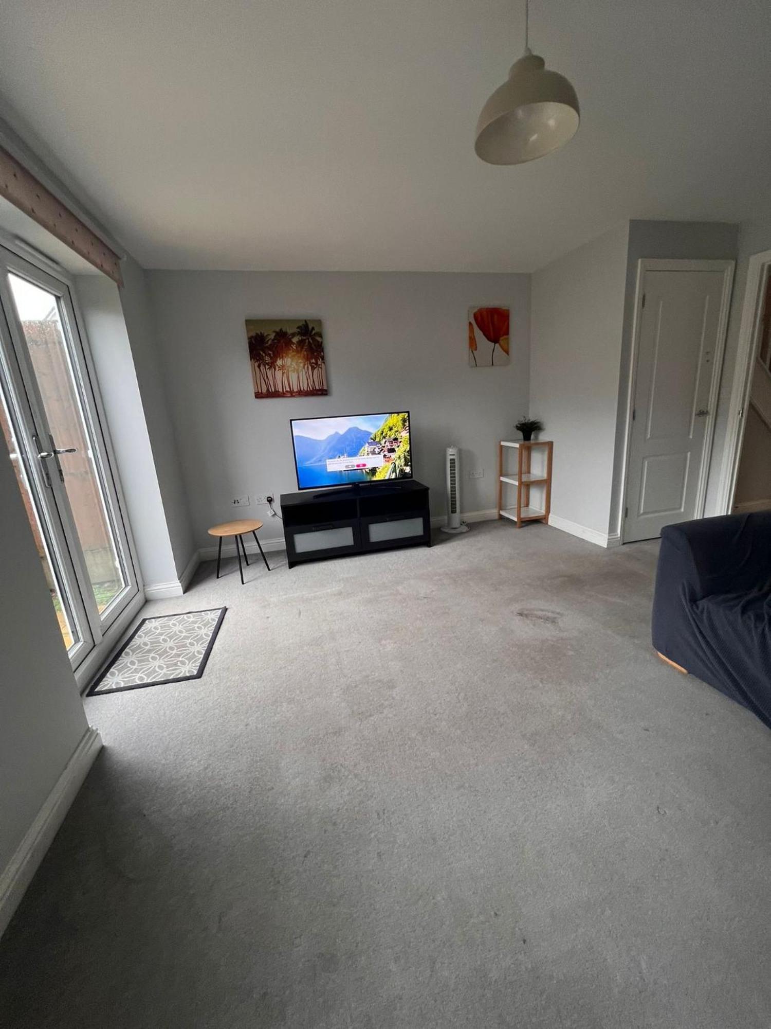 Whyte, Modern 3 Bed House With Garden, Sleeps 9, Free Parking, Sittingbourne City Centre, Kent Exteriör bild
